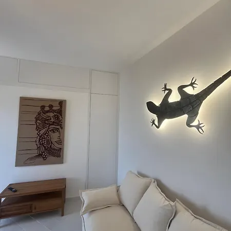Marefuori Apartment *