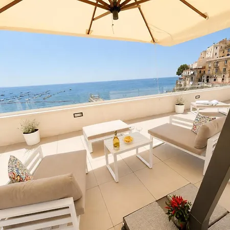 Marefuori Apartment