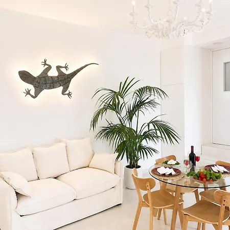 Marefuori Apartment