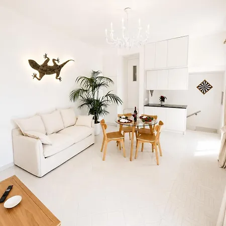 Marefuori Apartment